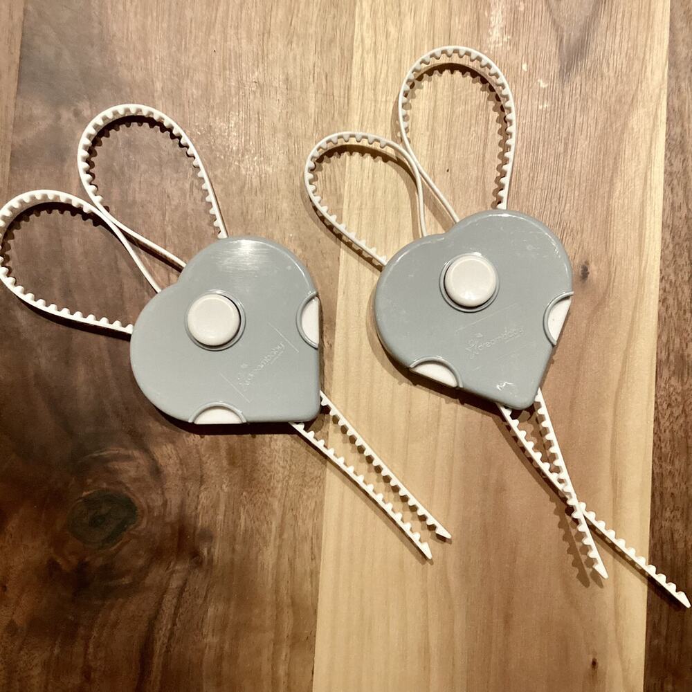 Dreambaby Gray Plastic Cabinet Flex Lock